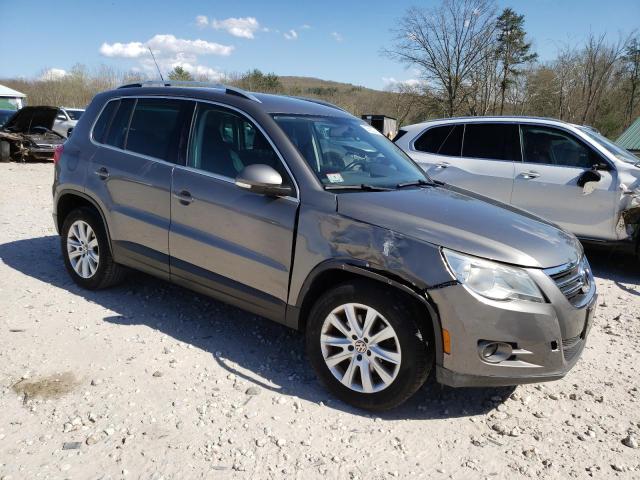 WVGAV75N49W527547 - 2009 VOLKSWAGEN TIGUAN S GRAY photo 4