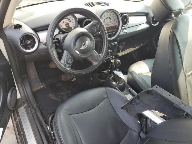 WMWZF3C55BT188110 - 2011 MINI COOPER CLUBMAN CREAM photo 8