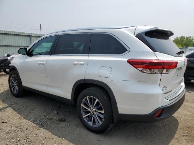 5TDJZRFH4KS598198 - 2019 TOYOTA HIGHLANDER SE WHITE photo 2