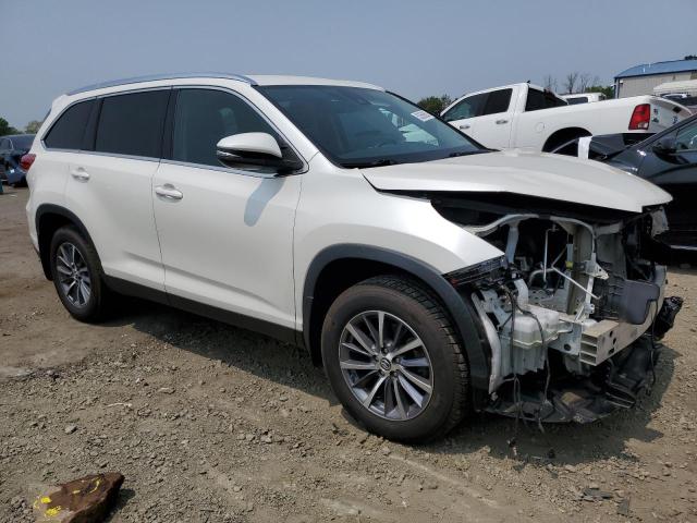 5TDJZRFH4KS598198 - 2019 TOYOTA HIGHLANDER SE WHITE photo 4