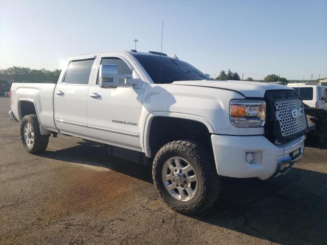 1GT12UE81GF214698 - 2016 GMC SIERRA K2500 DENALI WHITE photo 4