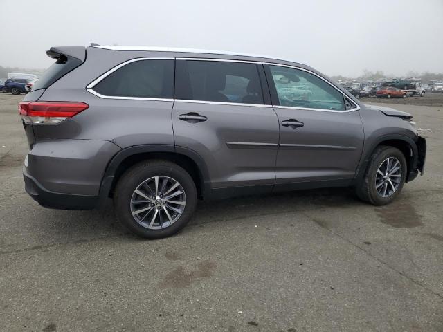 5TDJZRFH3KS609000 - 2019 TOYOTA HIGHLANDER SE GRAY photo 3