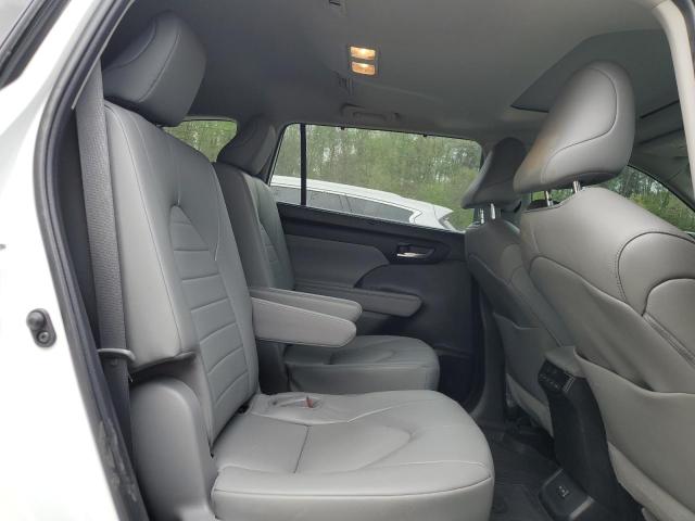 5TDGZRBHXNS591325 - 2022 TOYOTA HIGHLANDER XLE WHITE photo 11