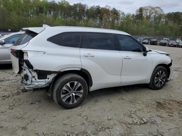 5TDGZRBHXNS591325 - 2022 TOYOTA HIGHLANDER XLE WHITE photo 3