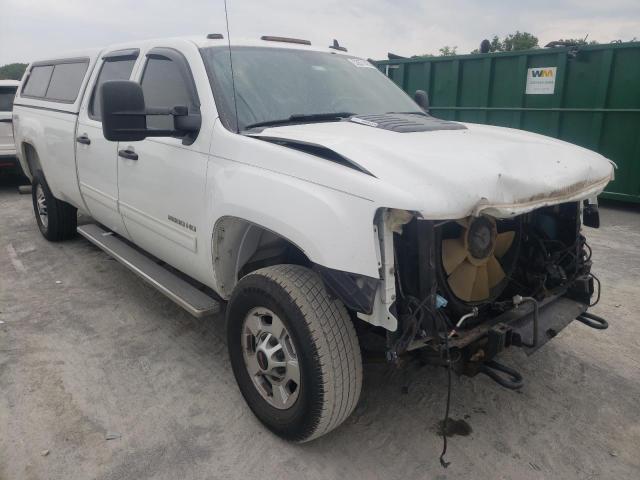 1GD120CL2BF263672 - 2011 GMC SIERRA K2500 SLE WHITE photo 4