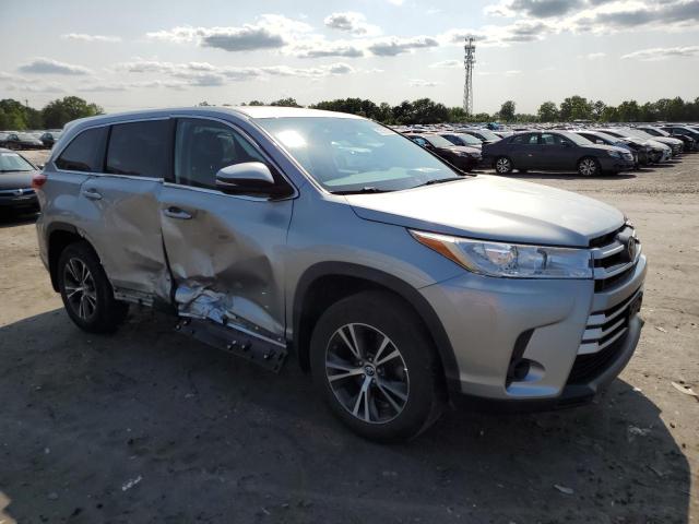 5TDBZRFH0KS729888 - 2019 TOYOTA HIGHLANDER LE SILVER photo 4