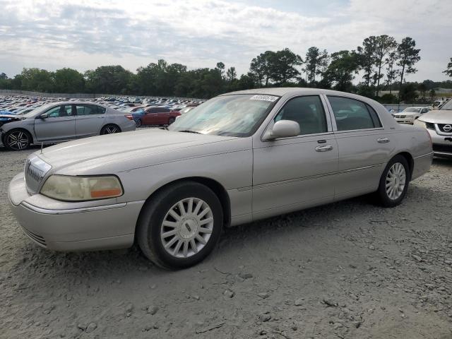 2003 LINCOLN TOWN CAR EXECUTIVE, 