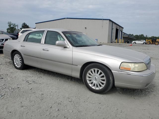 1LNHM81W33Y613546 - 2003 LINCOLN TOWN CAR EXECUTIVE SILVER photo 4