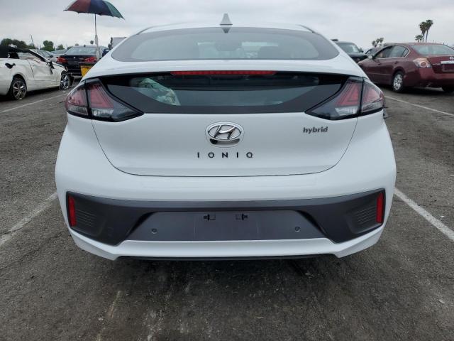 KMHC05LC2LU233970 - 2020 HYUNDAI IONIQ LIMITED WHITE photo 6