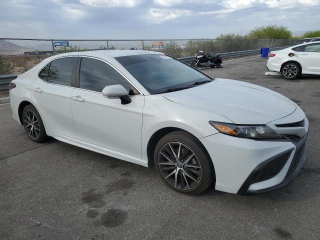 4T1G11AK7PU099724 - 2023 TOYOTA CAMRY SE NIGHT SHADE WHITE photo 4