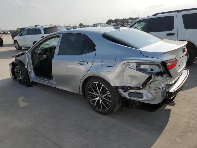 4T1G11AK3PU148238 - 2023 TOYOTA CAMRY SE NIGHT SHADE SILVER photo 2