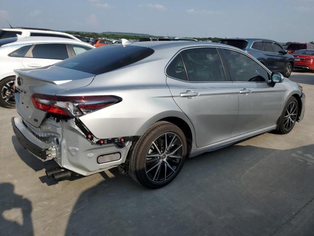 4T1G11AK3PU148238 - 2023 TOYOTA CAMRY SE NIGHT SHADE SILVER photo 3