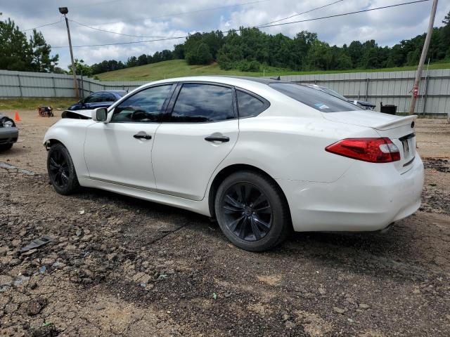 JN1AY1APXDM540116 - 2013 INFINITI M56 WHITE photo 2