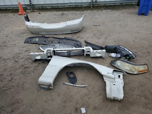 1LNHM81W64Y680451 - 2004 LINCOLN TOWN CAR EXECUTIVE WHITE photo 12