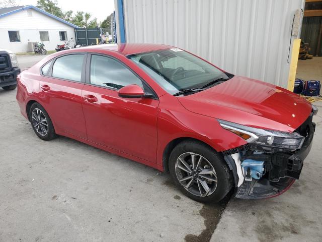 3KPF24AD1PE581930 - 2023 KIA FORTE LX RED photo 4