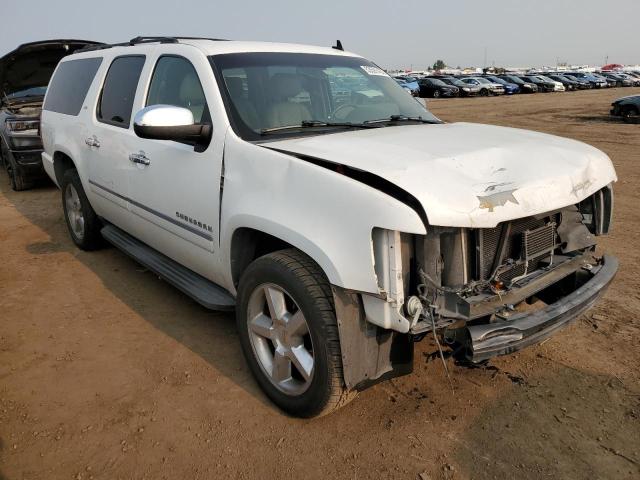 1GNSCKE05DR371944 - 2013 CHEVROLET SUBURBAN C1500 LTZ WHITE photo 4