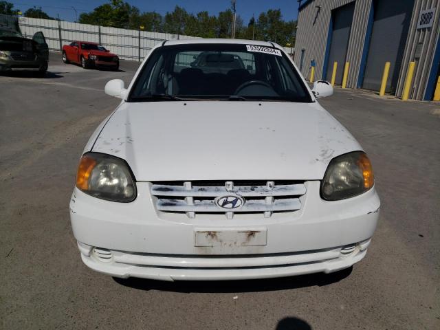 KMHCG45C15U617728 - 2005 HYUNDAI ACCENT GL WHITE photo 5