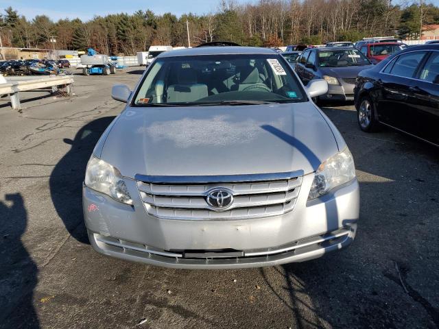 4T1BK36B95U011829 - 2005 TOYOTA AVALON XL SILVER photo 5