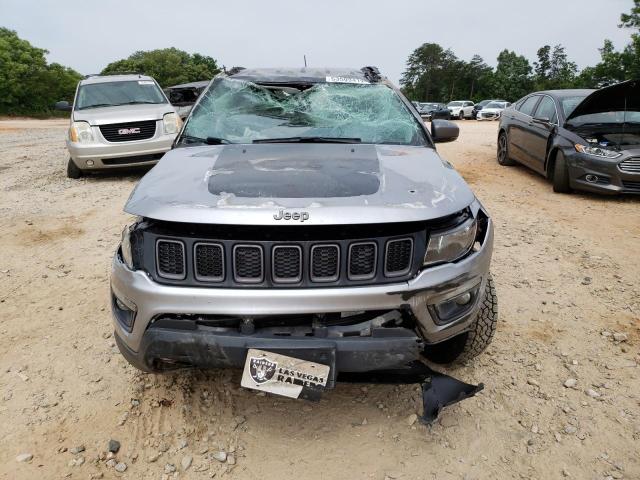 3C4NJDDB9KT669072 - 2019 JEEP COMPASS TRAILHAWK GRAY photo 5