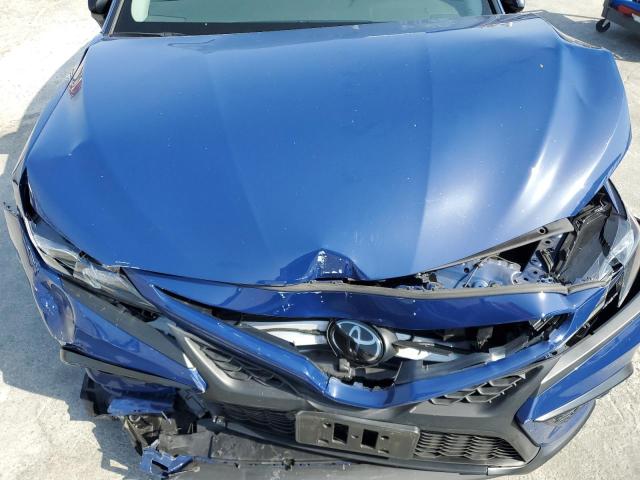 4T1T11AK3PU117022 - 2023 TOYOTA CAMRY SE NIGHT SHADE BLUE photo 11