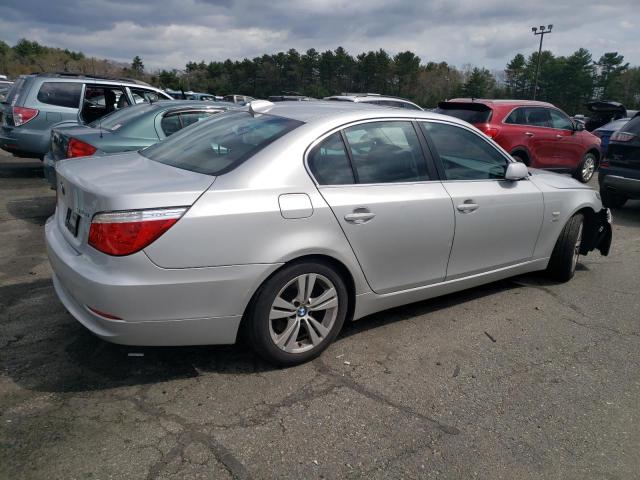 WBANV13519C151944 - 2009 BMW 528 XI SILVER photo 3