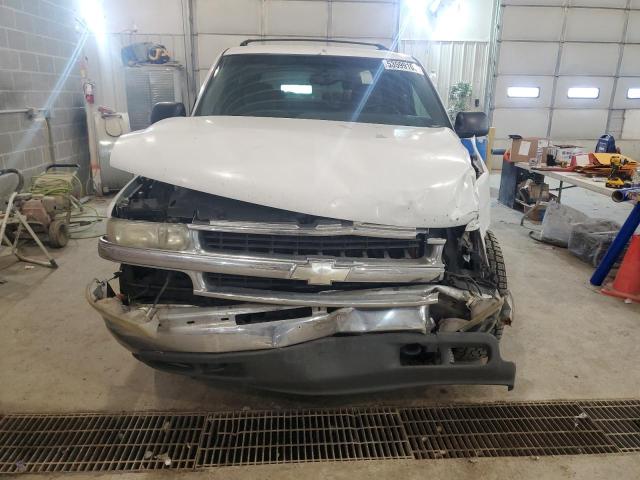 1GNFK16T44J241935 - 2004 CHEVROLET SUBURBAN K1500 WHITE photo 5