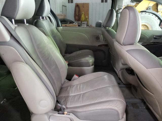 5TDDK3DC5BS018012 - 2011 TOYOTA SIENNA XLE WHITE photo 11