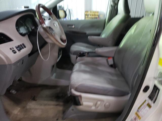 5TDDK3DC5BS018012 - 2011 TOYOTA SIENNA XLE WHITE photo 7