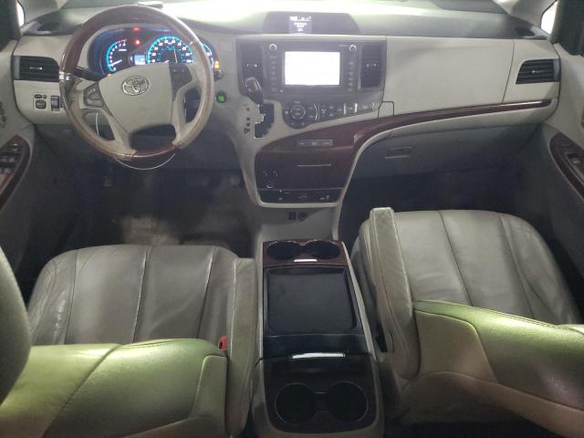 5TDDK3DC5BS018012 - 2011 TOYOTA SIENNA XLE WHITE photo 8
