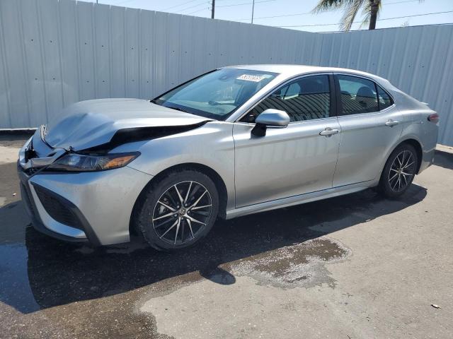 4T1G11AK1PU839591 - 2023 TOYOTA CAMRY SE NIGHT SHADE SILVER photo 1