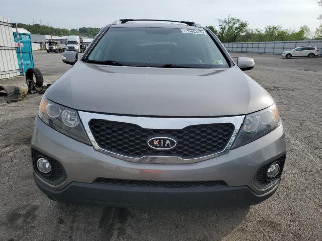 5XYKTCA66CG301780 - 2012 KIA SORENTO BASE SILVER photo 5