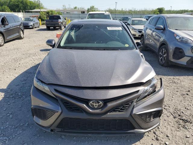 4T1S11AK8RU253872 - 2024 TOYOTA CAMRY SE NIGHT SHADE SILVER photo 5