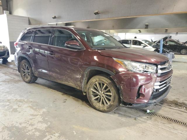 5TDJZRFH1HS475354 - 2017 TOYOTA HIGHLANDER SE BURGUNDY photo 4