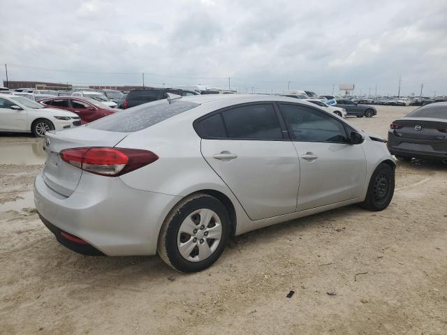 3KPFL4A74JE201316 - 2018 KIA FORTE LX SILVER photo 3