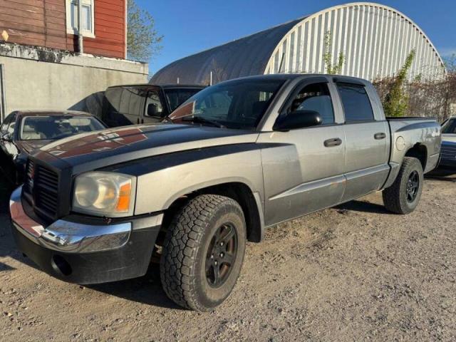 1D7HW48K65S338471 - 2005 DODGE DAKOTA QUAD SLT CHARCOAL photo 2