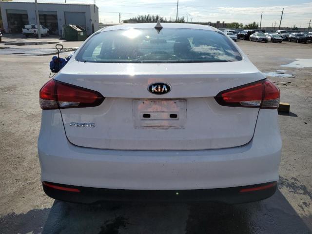 3KPFK4A76HE085081 - 2017 KIA FORTE LX WHITE photo 6