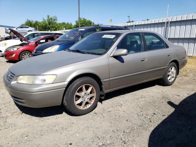 JT2BG22K9W0128236 - 1998 TOYOTA CAMRY CE GRAY photo 1