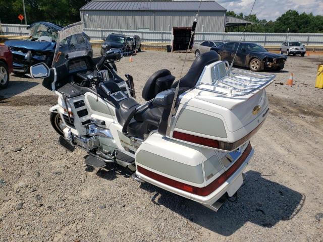 1HFSC2236YA200346 - 2000 HONDA GL1500 SE12 WHITE photo 3