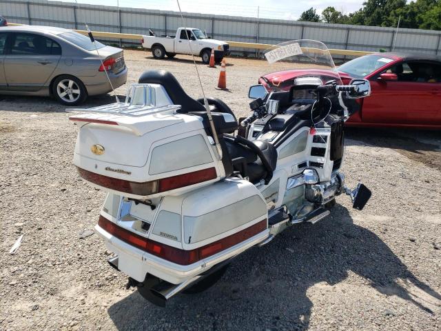 1HFSC2236YA200346 - 2000 HONDA GL1500 SE12 WHITE photo 4