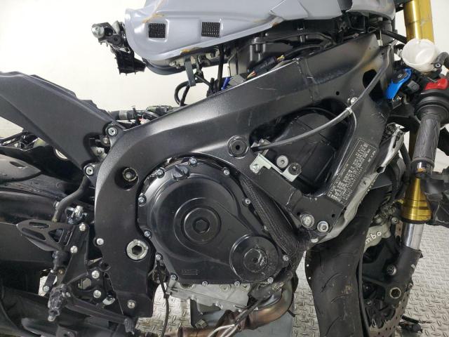 JS1GR7MA9N7100669 - 2022 SUZUKI GSX-R750 GRAY photo 5