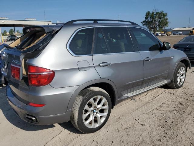 5UXZV8C58BL417395 - 2011 BMW X5 XDRIVE50I GRAY photo 3