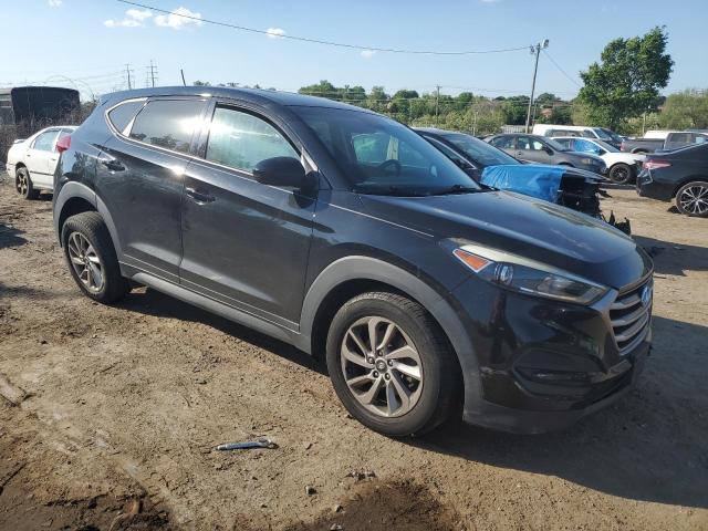 KM8J23A46HU571767 - 2017 HYUNDAI TUCSON SE BLACK photo 4