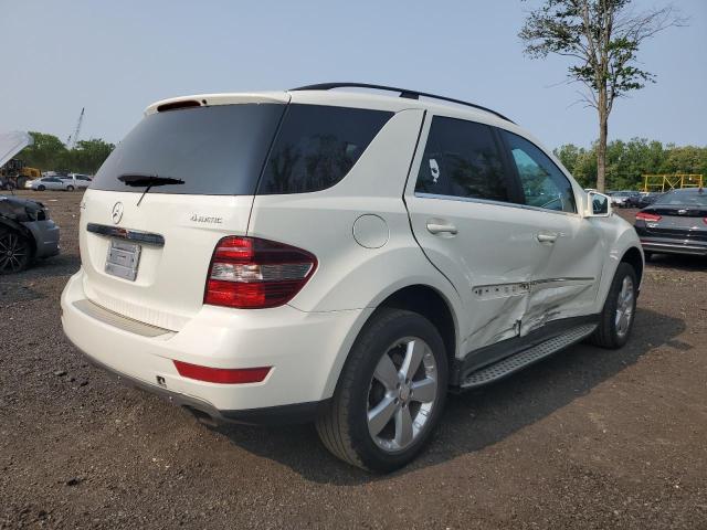 4JGBB8GB8BA694728 - 2011 MERCEDES-BENZ ML 350 4MATIC WHITE photo 3