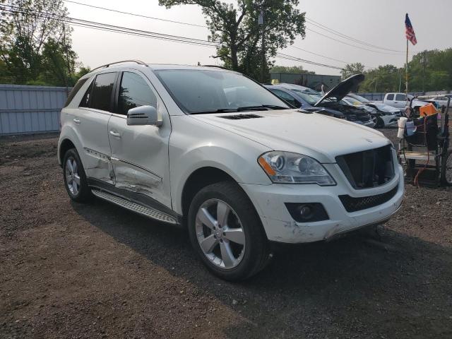 4JGBB8GB8BA694728 - 2011 MERCEDES-BENZ ML 350 4MATIC WHITE photo 4