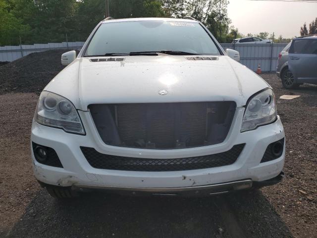 4JGBB8GB8BA694728 - 2011 MERCEDES-BENZ ML 350 4MATIC WHITE photo 5