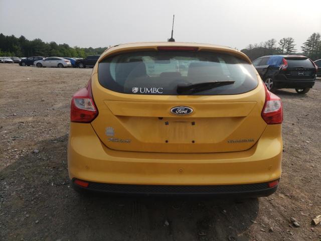 1FAHP3N26CL293289 - 2012 FORD FOCUS TITANIUM YELLOW photo 6