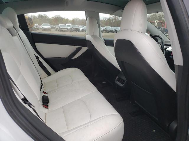 5YJ3E1EB0JF122309 - 2018 TESLA MODEL 3 WHITE photo 10