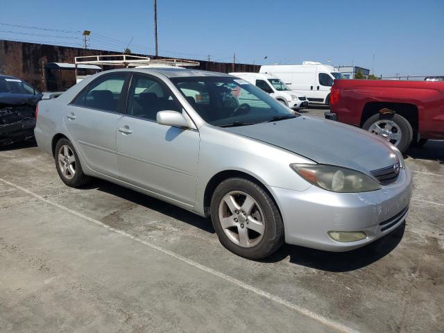 JTDBE32K330159075 - 2003 TOYOTA CAMRY LE SILVER photo 4