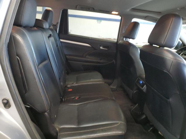 5TDJKRFHXFS114609 - 2015 TOYOTA HIGHLANDER XLE 银色 照片 11