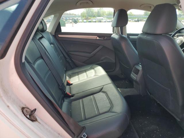 1VWAS7A33EC104484 - 2014 VOLKSWAGEN PASSAT S WHITE photo 10